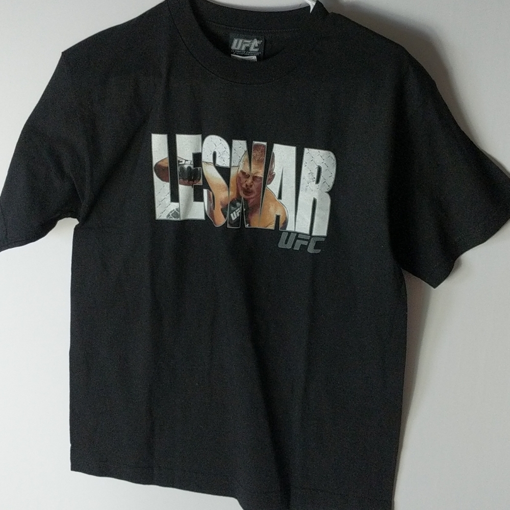 UFC LESNAR T-shirt XL